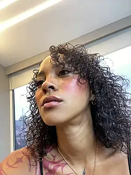 LizStorm  online show from May 17, 12:45 pm