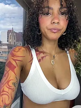 LizStorm  online show from May 27, 1:08 pm