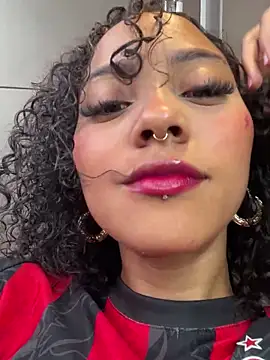 LizStorm  online show from June 18, 1:04 pm