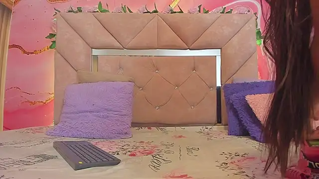 Snapshot of sweet__luna__ chatting on June 10, 11:09 am sweet luna online show from June 10, 11:09 am