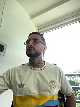 juanlouis pierre online show from February 12, 6:25 pm