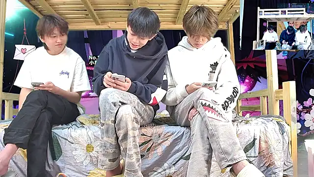 xiaohuangren01 online show from March 3, 3:34 am