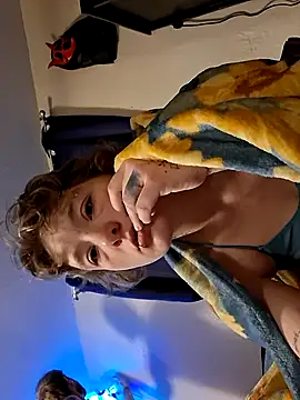 Snapshot of Tastybabe22 chatting on February 15, 8:24 am Tastybabe22 online show from February 15, 8:24 am