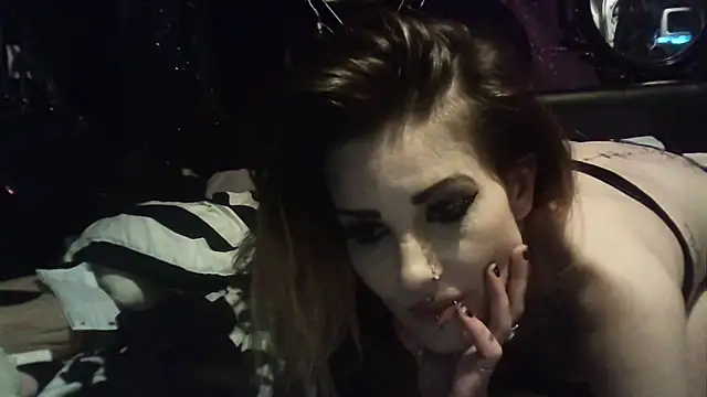 allymoon1369 online show from April 8, 9:26 pm