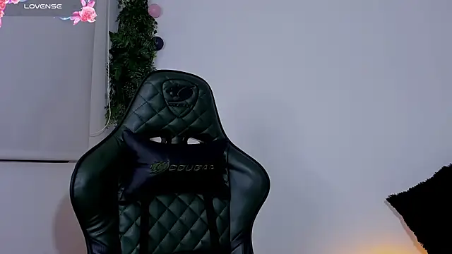 Noaah25  online show from April 3, 4:54 am