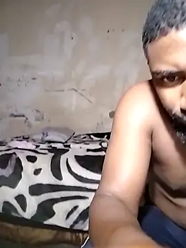 KAT AND DEE online show from March 25, 8:04 pm