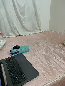 dolunay farah online show from April 26, 9:40 am