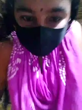 Snapshot of Hot_Sweeti chatting on June 30, 5:52 am Hot Sweeti online show from June 30, 5:52 am