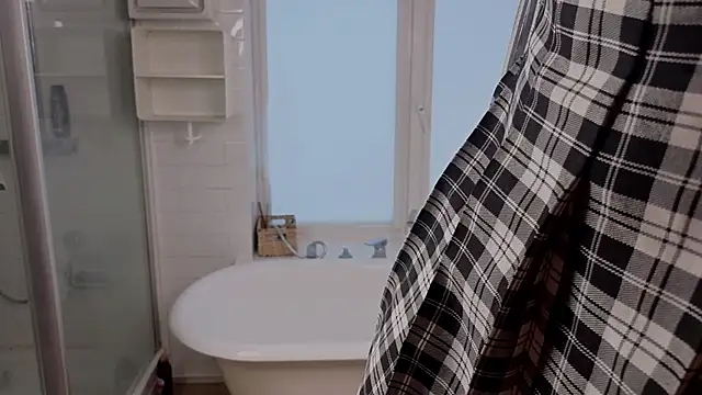 CinthiaSluis online show from February 12, 5:24 am