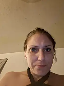 LadySn0w26 online show from April 21, 1:53 am