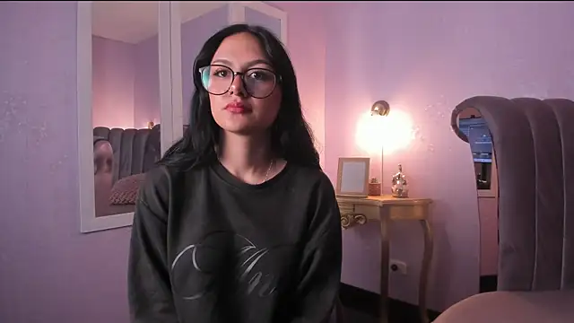 NiccolleHall online show from February 24, 1:31 pm