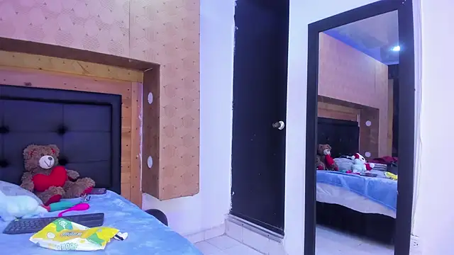 Samantha Blaze1 online show from March 25, 11:05 am