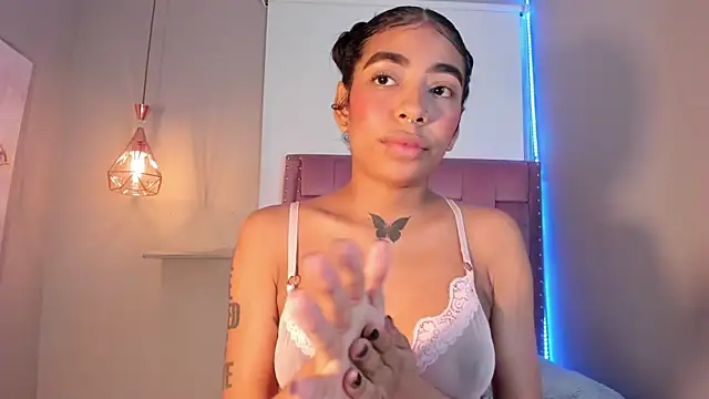 Scarlet Vixen  online show from March 31, 12:38 pm