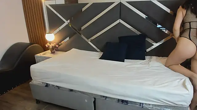 Ambarross  online show from March 5, 1:07 pm