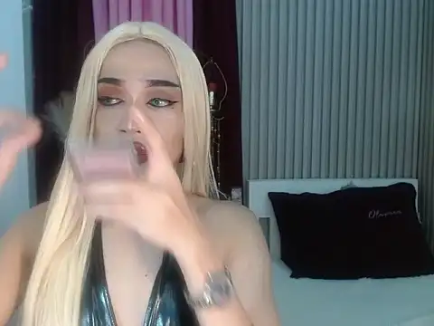 Kendalllust online show from May 28, 2:36 pm