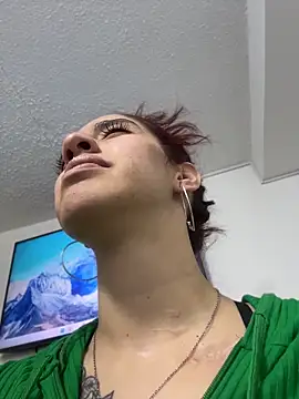 elodie rouge online show from April 20, 11:35 am