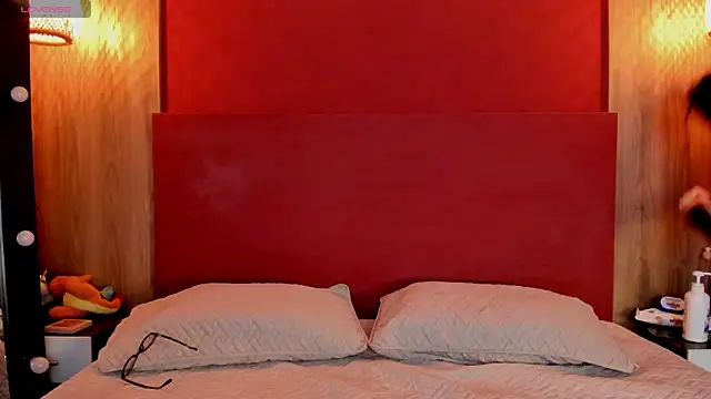 VanessaDoofenshmirtz online show from June 7, 2:21 pm