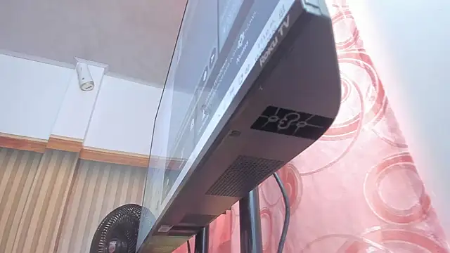 lovely  kiss   online show from April 18, 6:12 pm