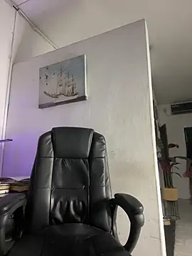 CarolinaRaven online show from March 24, 3:55 am