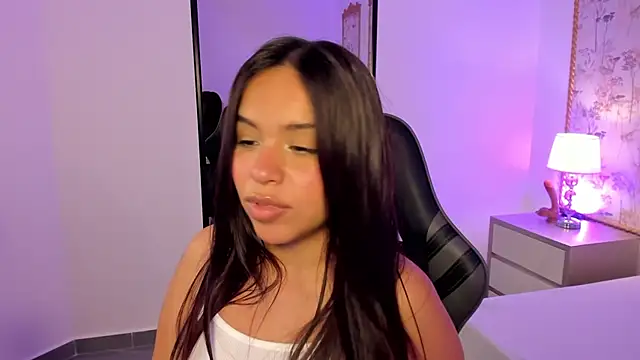 Snapshot of rubby_grundy chatting on March 4, 8:20 am rubby grundy online show from March 4, 8:20 am