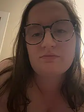 Snapshot of lucycomestrue chatting on January 19, 6:39 am lucycomestrue online show from January 19, 6:39 am