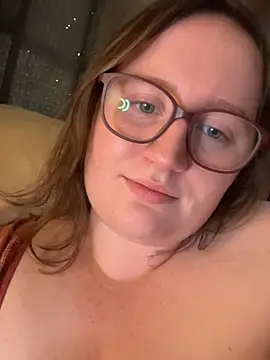 Snapshot of lucycomestrue chatting on June 13, 11:35 pm lucycomestrue online show from June 13, 11:35 pm
