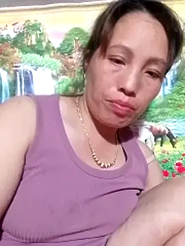 Gummiesu online show from April 15, 1:51 pm