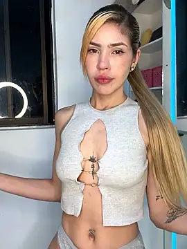 oficialkendra online show from January 18, 4:16 am