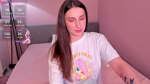 Snapshot of Celine_Coello chatting on June 8, 8:20 pm Celine Coello online show from June 8, 8:20 pm