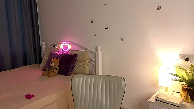 Maily  Trees online show from February 19, 11:28 am