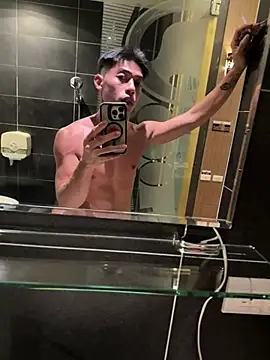 Yooo17 online show from February 13, 3:30 pm