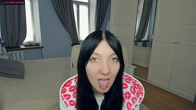 RoxanneComisky online show from February 8, 6:50 am