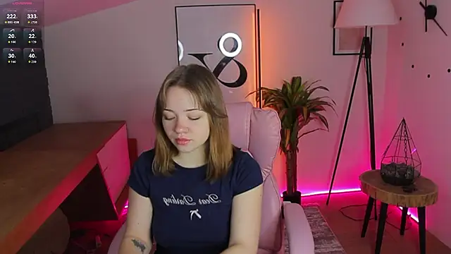 Kiss Moon online show from March 5, 6:53 am