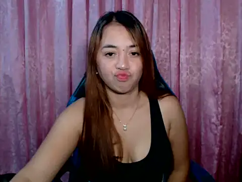 Snapshot of pinay_mayahiga chatting on April 28, 2:00 pm pinay mayahiga online show from April 28, 2:00 pm