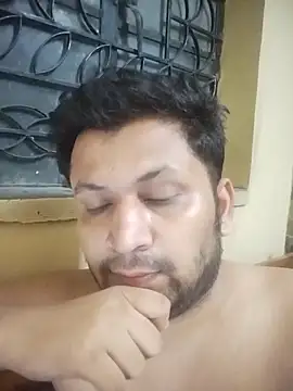 Snapshot of Pravin9562 chatting on April 8, 6:52 pm Pravin9562 online show from April 8, 6:52 pm