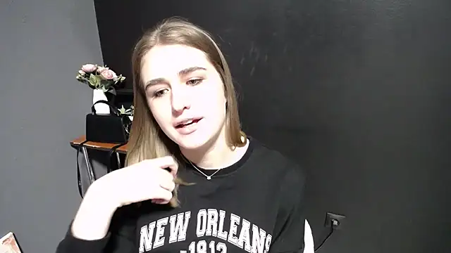 Sunny siren online show from April 2, 12:58 pm