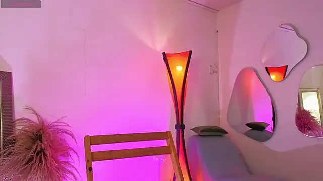 fransheskarossi online show from April 21, 11:49 am