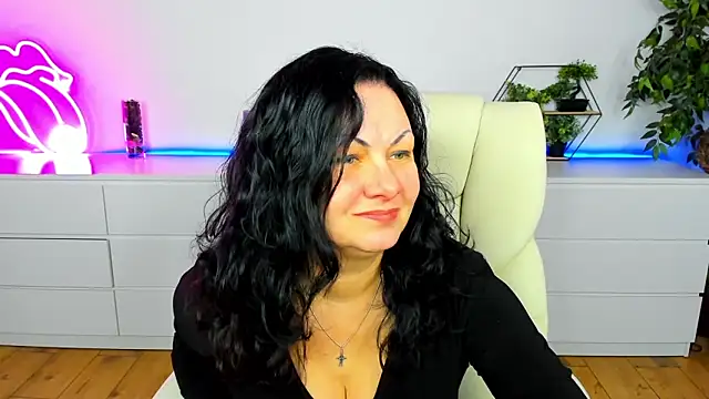 IrissMoon online show from January 18, 6:28 am