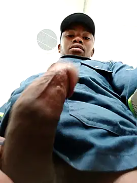 Snapshot of niveyguy chatting on April 6, 7:42 am niveyguy online show from April 6, 7:42 am