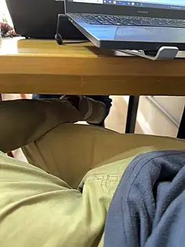 Novinho Pauzudo 18cm online show from February 10, 1:15 pm