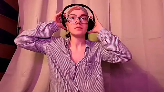 ju juliette online show from April 28, 9:42 pm