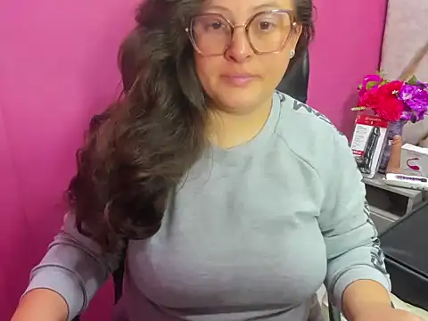 Sarah Boobs  online show from March 31, 3:30 am