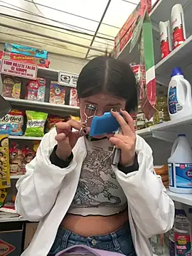 StrawberryPink  online show from February 27, 11:32 am