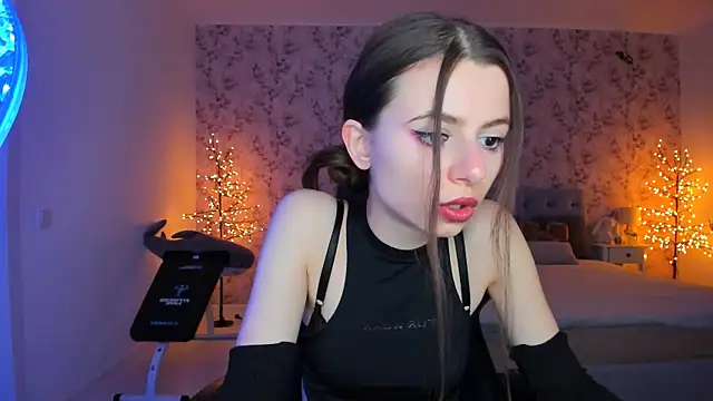 Hot Molly5 online show from April 3, 6:39 pm