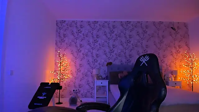 Hot Molly5 online show from April 10, 6:34 pm