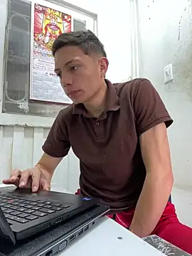 santiObrero online show from February 18, 4:25 pm