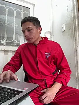 santiObrero online show from April 18, 3:05 pm