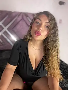 TianaRios Pink online show from March 8, 12:08 am