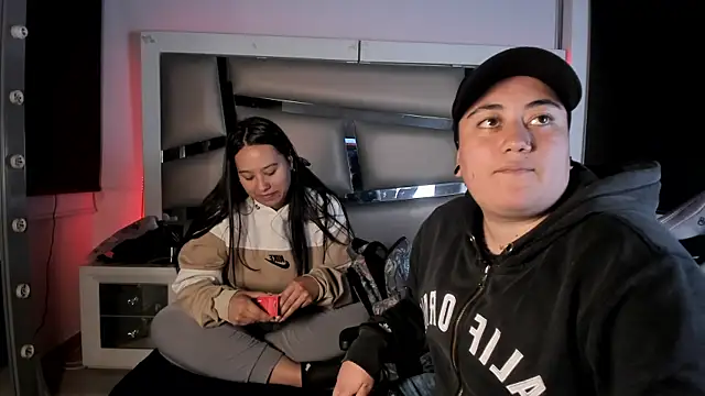 Liany and liam online show from January 17, 4:50 am