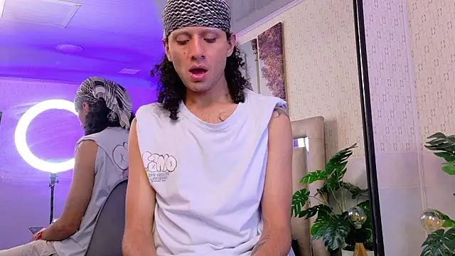 Snapshot of 4L3JX chatting on February 2, 12:26 pm 4L3JX online show from February 2, 12:26 pm